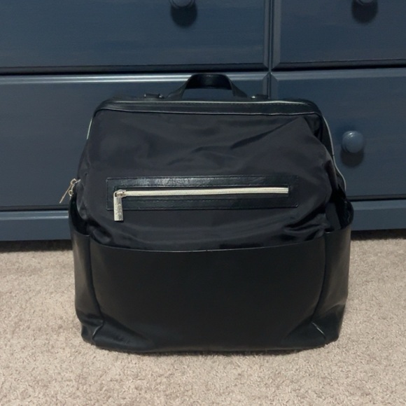 BIES The Backpack Diaper Bag in Black - Picture 9 of 16